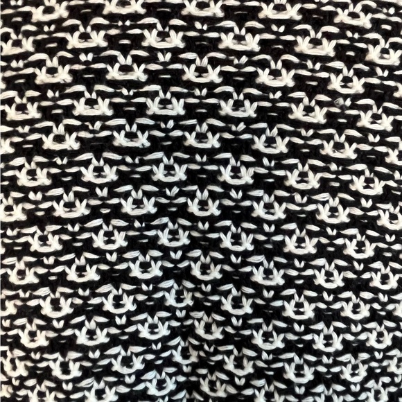 Burton of London Black and White Knitted Open Sweater - Picture 5 of 6